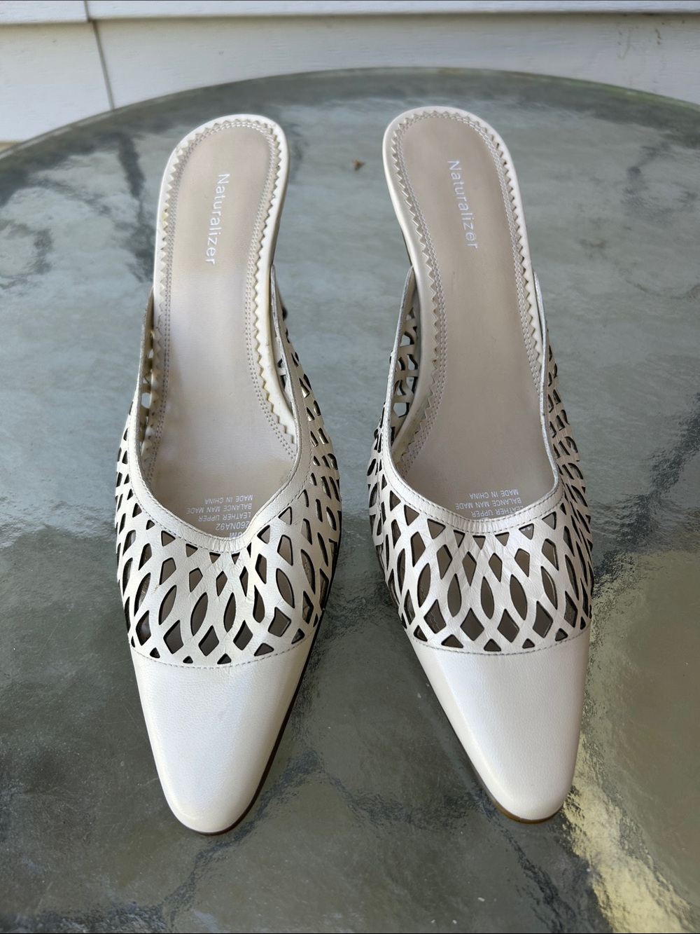Naturalizer Cream Cutout Pointed Slip-On Mules 10